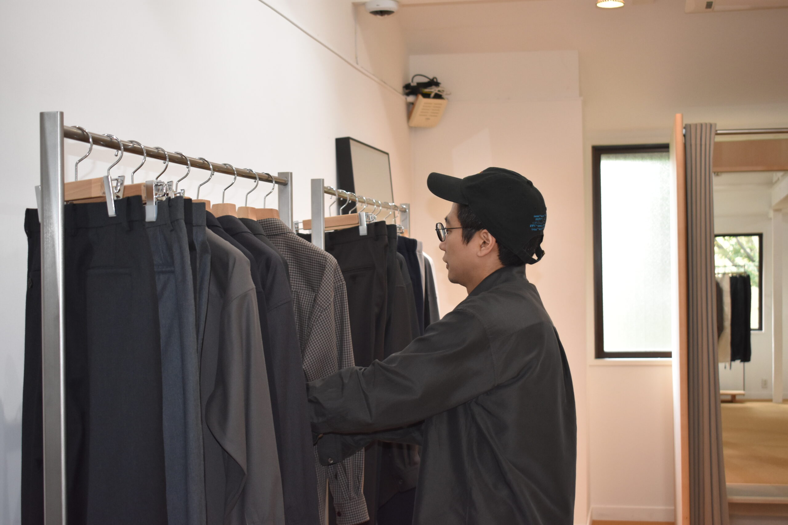 日本の素材を残し続けるために」⎯⎯ 尾州発《コルニエ》の服づくりと 